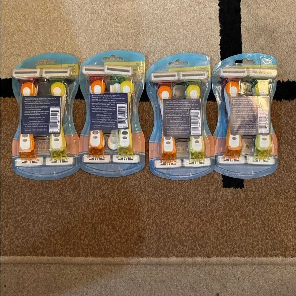 4 Noxzema Essential 3 Triple Blade 4 Packs